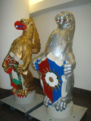 click to view larger image of the Golden Griffin of Edward III with the White Lion of Mortimer